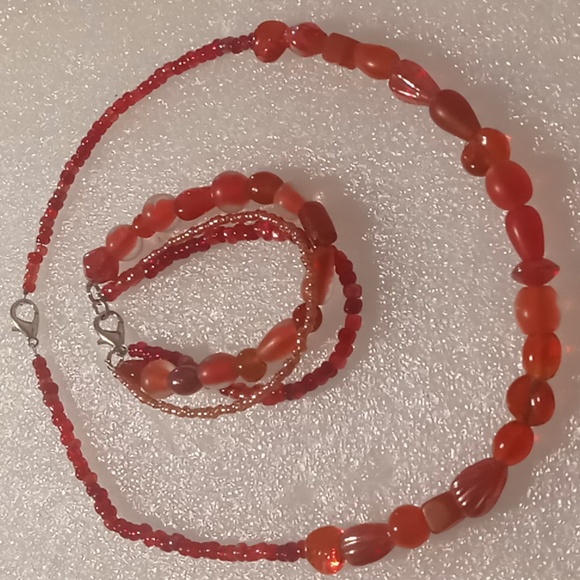 Vintage Red glass Beaded necklace & bracelet set . Strung on twisted cable. - Picture 2 of 9